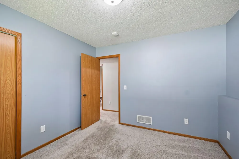 905 Walnut Street Farmington, MN 55024