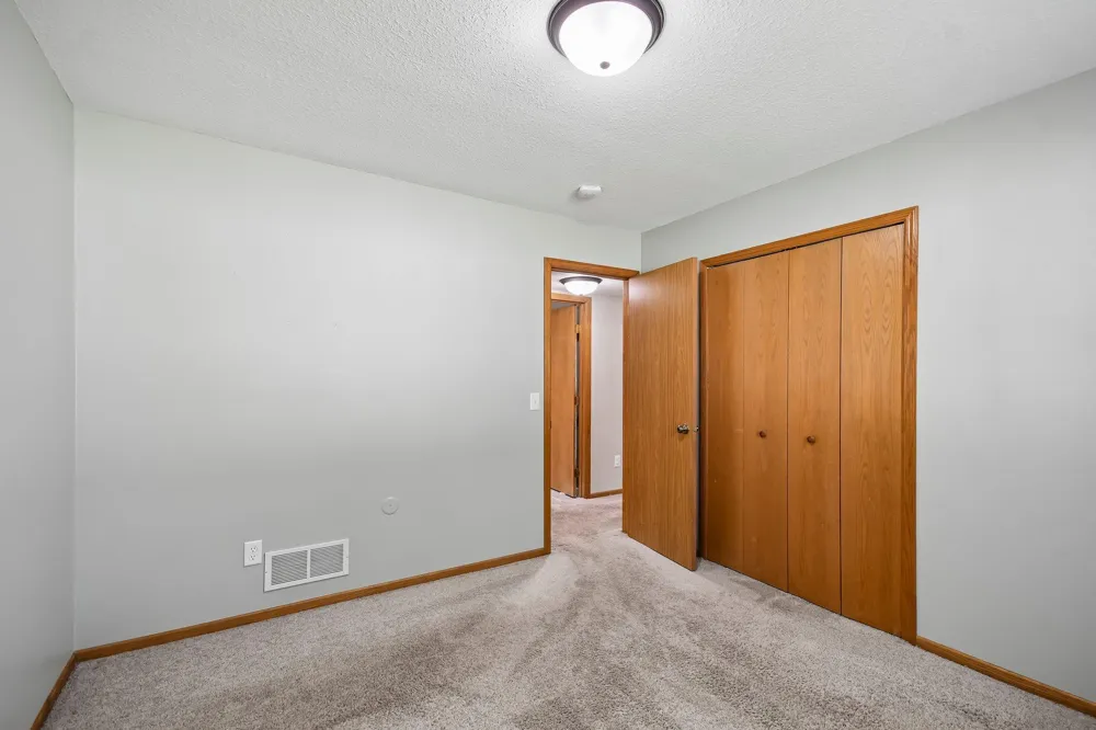 905 Walnut Street Farmington, MN 55024