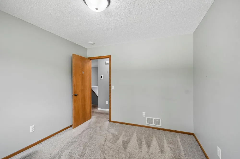 905 Walnut Street Farmington, MN 55024