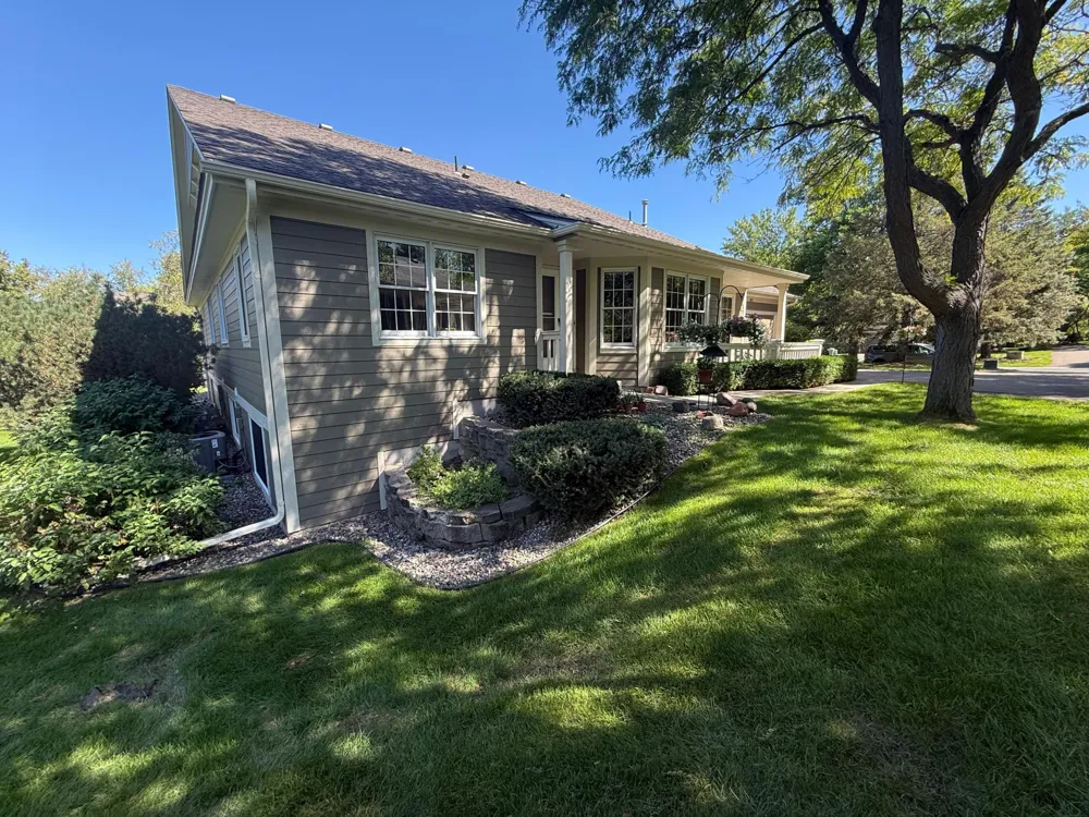 821 Ivy Lane Eagan, MN 55123