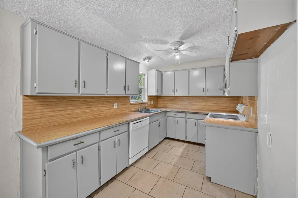 209 Water Lane Crowley, TX 76036
