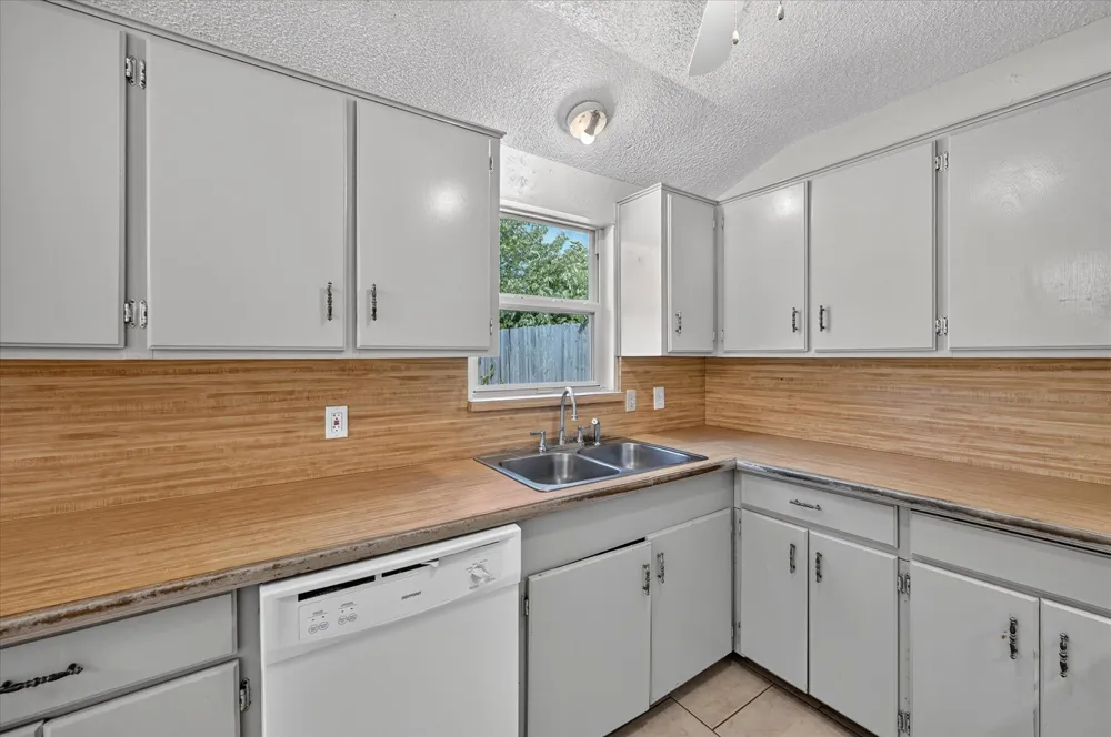 209 Water Lane Crowley, TX 76036