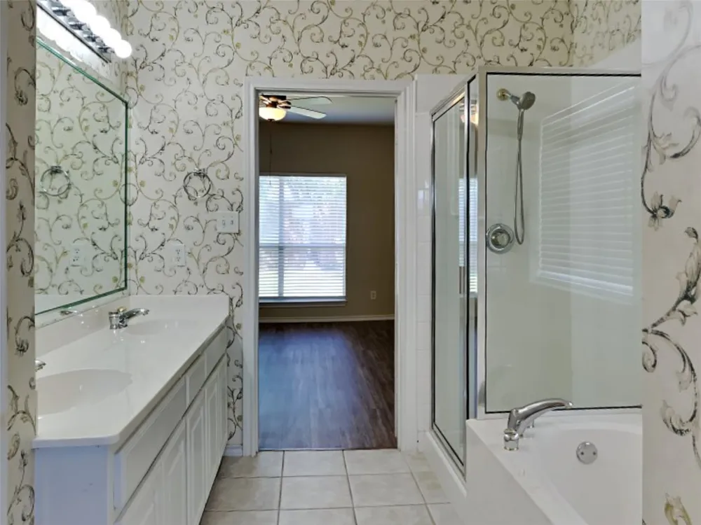 1829 Carver Drive Carrollton, TX 75010