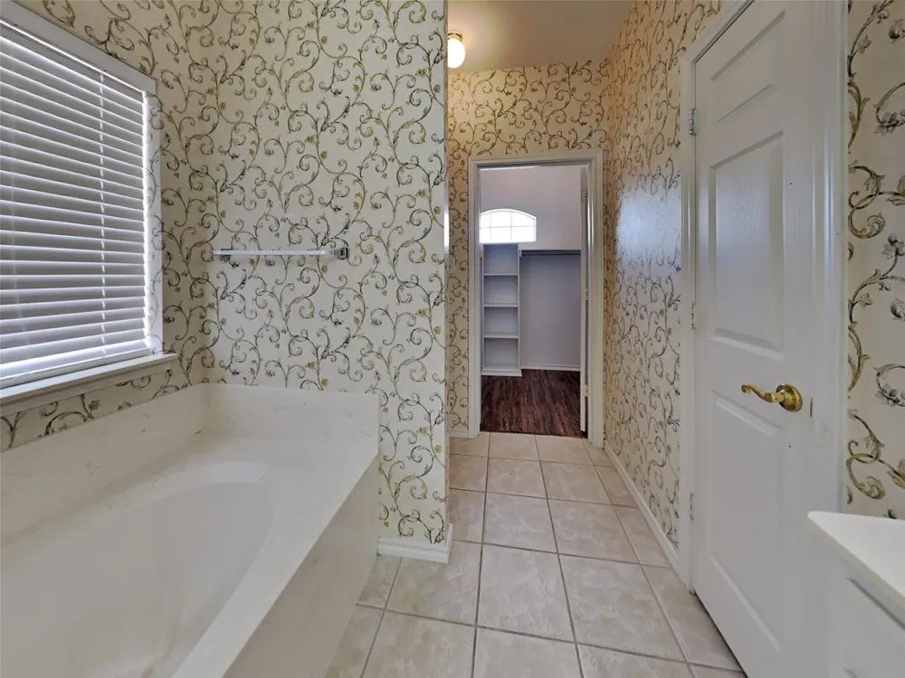 1829 Carver Drive Carrollton, TX 75010