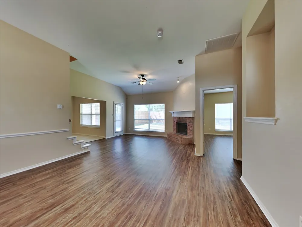 1829 Carver Drive Carrollton, TX 75010