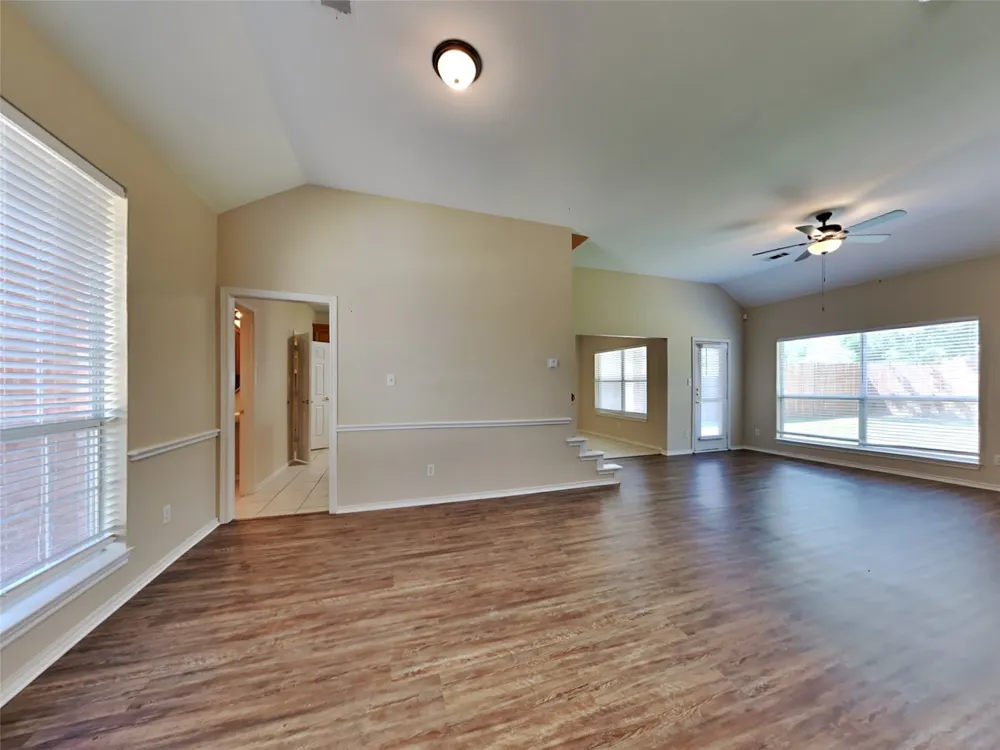 1829 Carver Drive Carrollton, TX 75010
