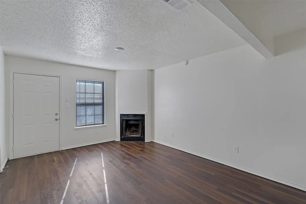 210 Rolston Road #2 Irving, TX 75060