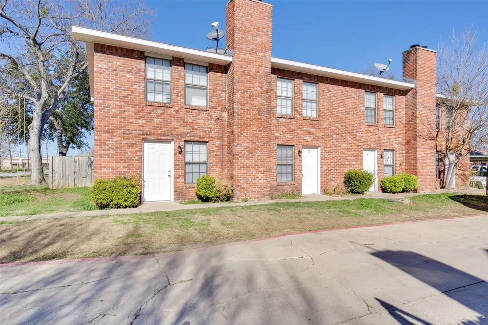 210 Rolston Road #2 Irving, TX 75060
