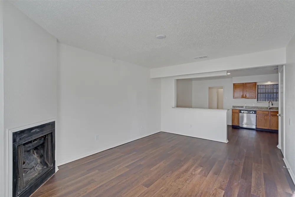210 Rolston Road #2 Irving, TX 75060