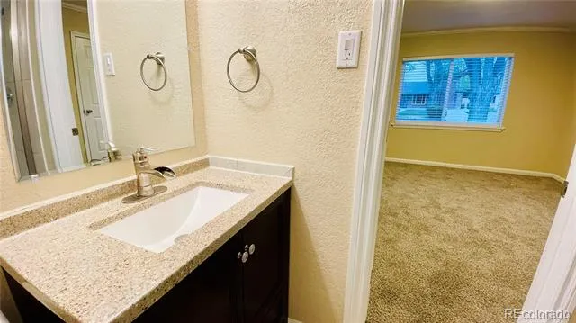 903 Quentin Street Aurora, CO 80011