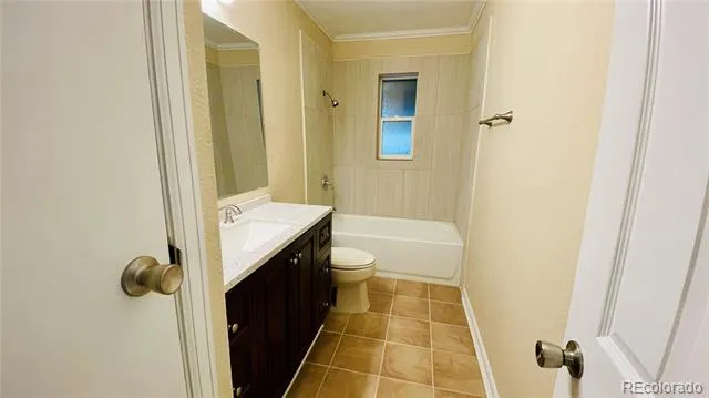 903 Quentin Street Aurora, CO 80011