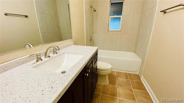 903 Quentin Street Aurora, CO 80011
