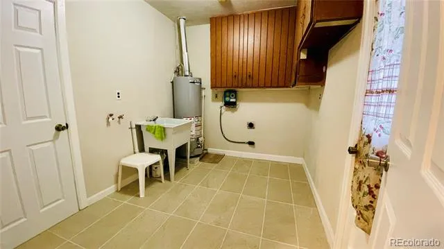 903 Quentin Street Aurora, CO 80011