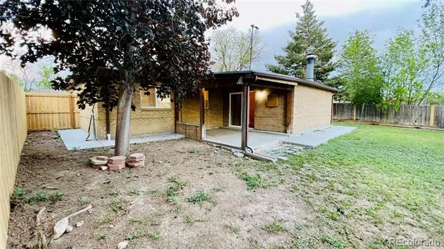 903 Quentin Street Aurora, CO 80011