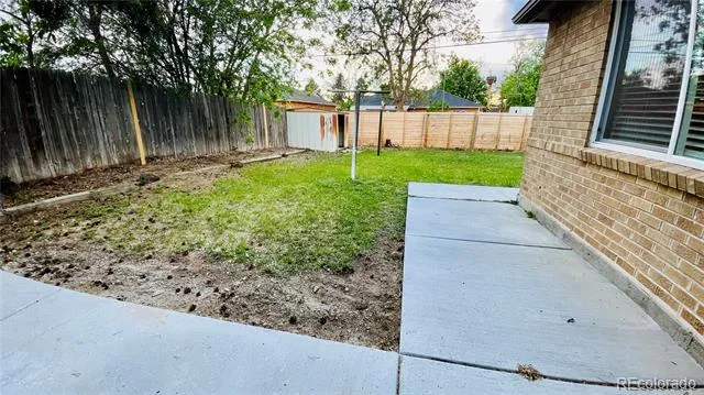 903 Quentin Street Aurora, CO 80011