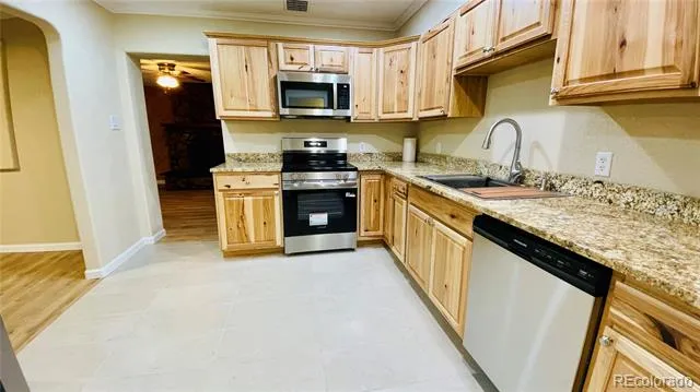 903 Quentin Street Aurora, CO 80011