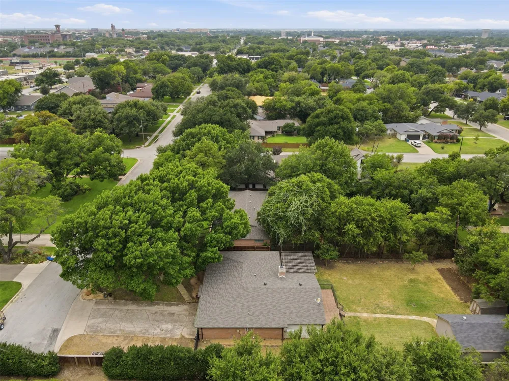 917 E Worth Street Grapevine, TX 76051