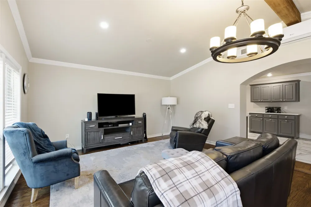 917 E Worth Street Grapevine, TX 76051