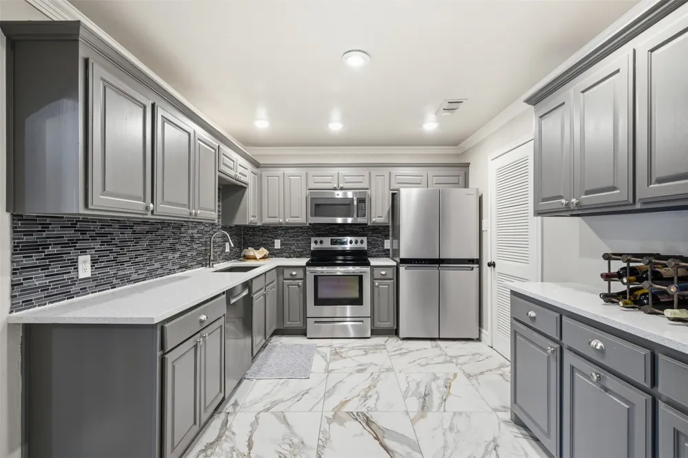 917 E Worth Street Grapevine, TX 76051