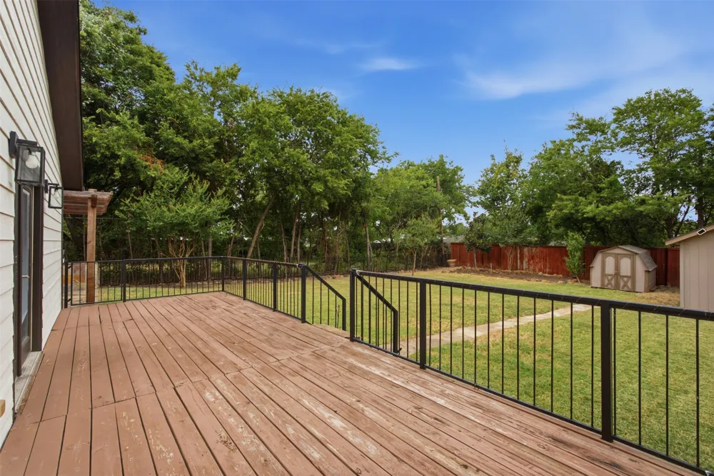917 E Worth Street Grapevine, TX 76051