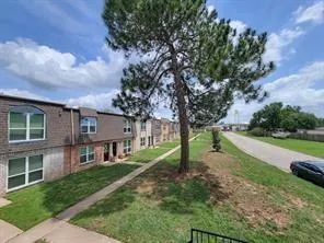 101 Brookside Lane #30 Sealy, TX 77474