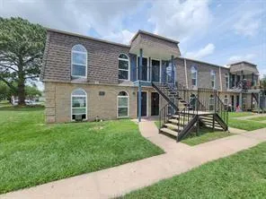 101 Brookside Lane #30 Sealy, TX 77474