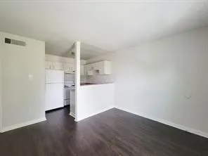 101 Brookside Lane #30 Sealy, TX 77474