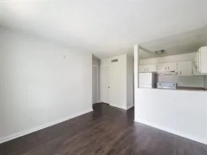 101 Brookside Lane #30 Sealy, TX 77474