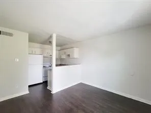 101 Brookside Lane #30 Sealy, TX 77474
