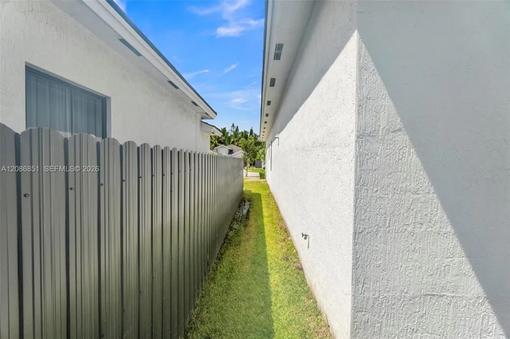 19447 SW 124th Ct Miami, FL 33177