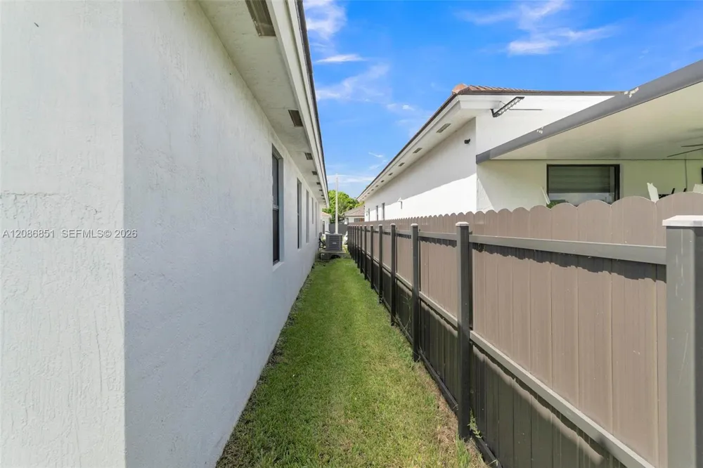 19447 SW 124th Ct Miami, FL 33177