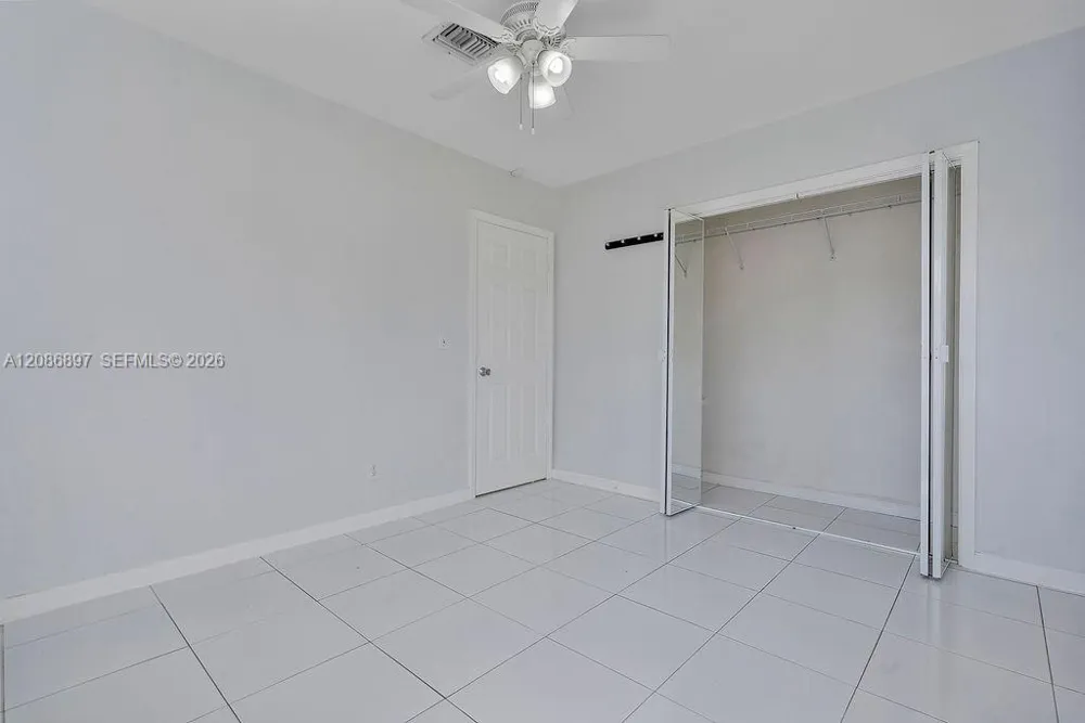 2475 NE 214th St Aventura, FL 33180