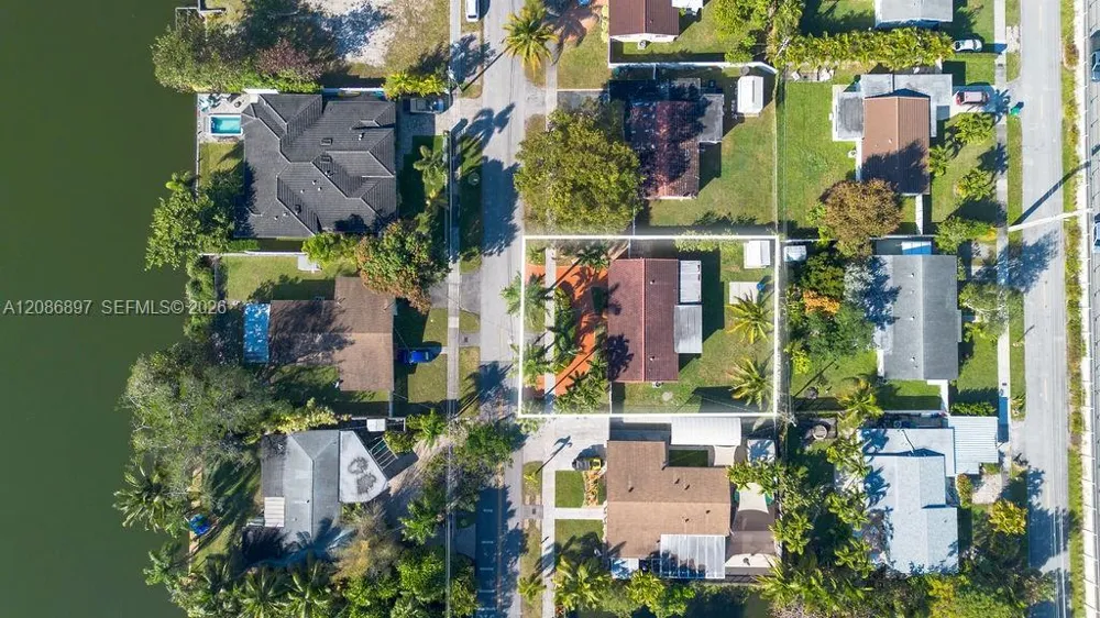 2475 NE 214th St Aventura, FL 33180