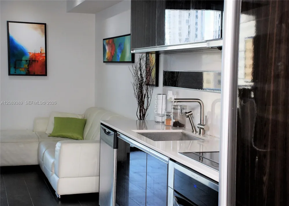 50 Biscayne Blvd #1509 Miami, FL 33132