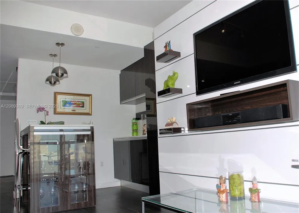 50 Biscayne Blvd #1509 Miami, FL 33132