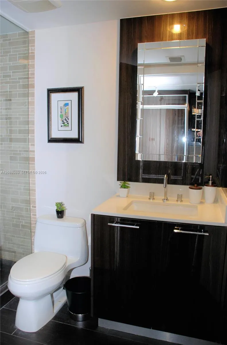 50 Biscayne Blvd #1509 Miami, FL 33132