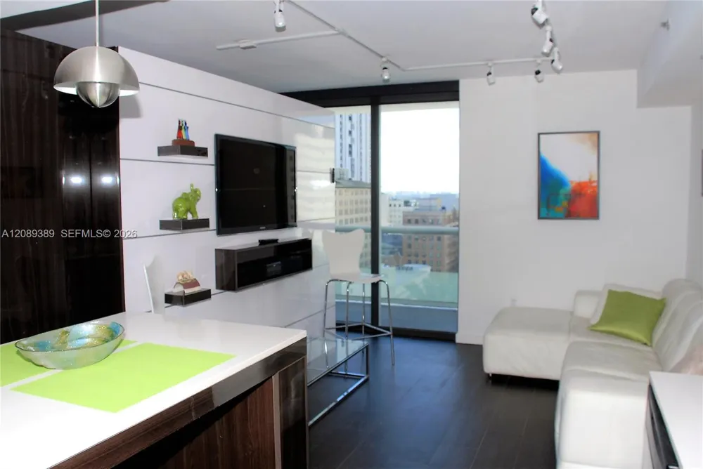 50 Biscayne Blvd #1509 Miami, FL 33132