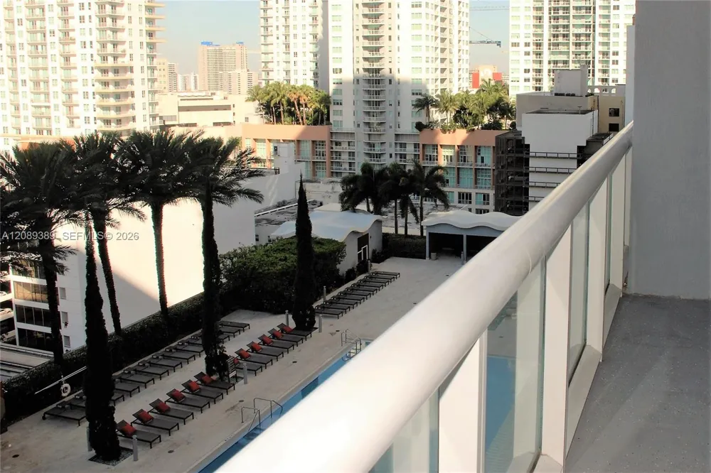 50 Biscayne Blvd #1509 Miami, FL 33132