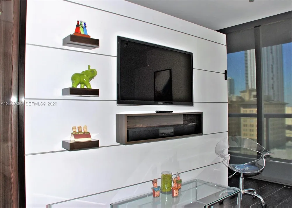 50 Biscayne Blvd #1509 Miami, FL 33132