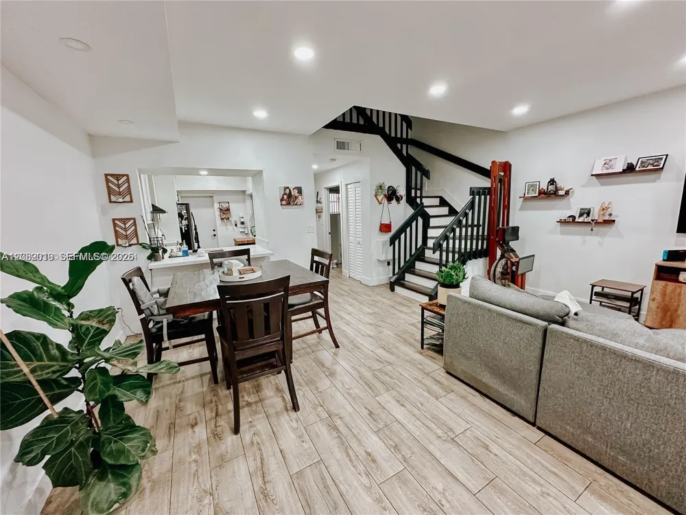11807 SW 99th Ln Miami, FL 33186