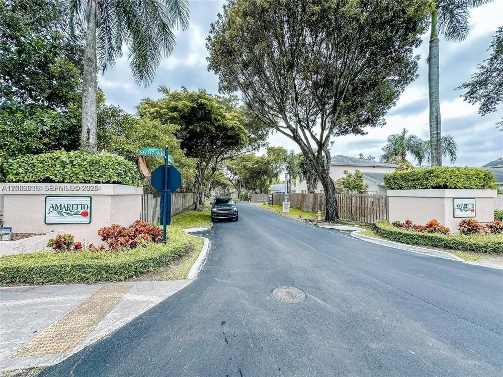 11807 SW 99th Ln Miami, FL 33186