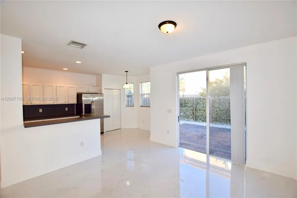 20733 NE 10th Ct Miami, FL 33179