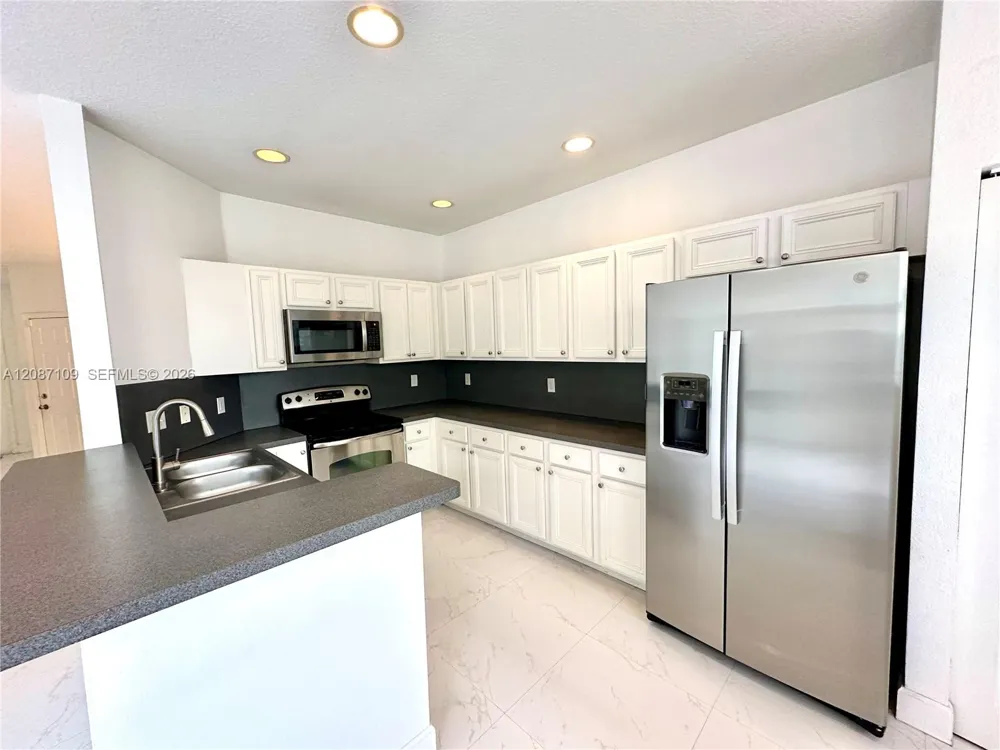 20733 NE 10th Ct Miami, FL 33179