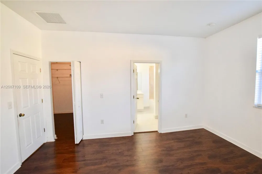 20733 NE 10th Ct Miami, FL 33179