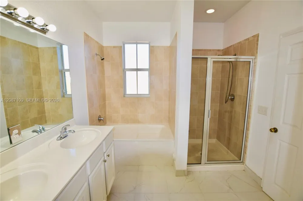 20733 NE 10th Ct Miami, FL 33179