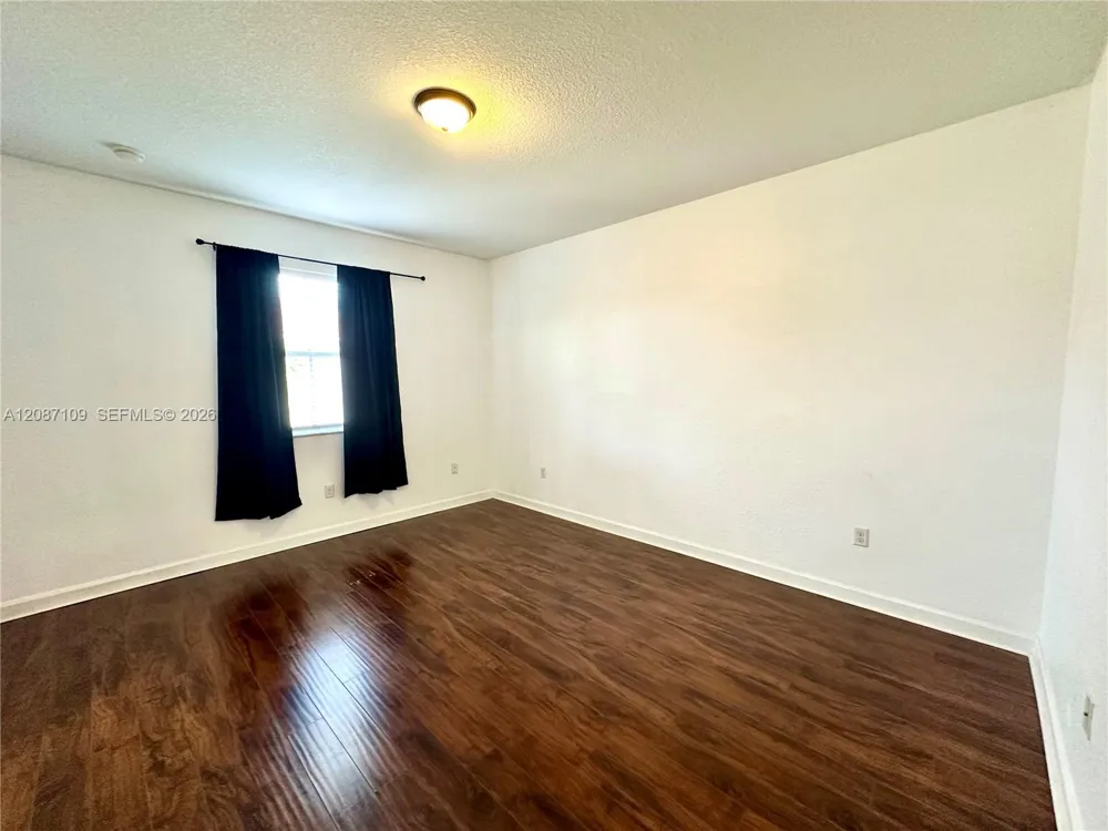 20733 NE 10th Ct Miami, FL 33179