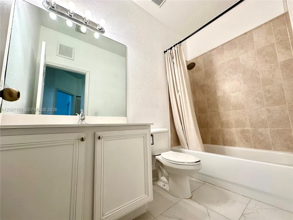 20733 NE 10th Ct Miami, FL 33179