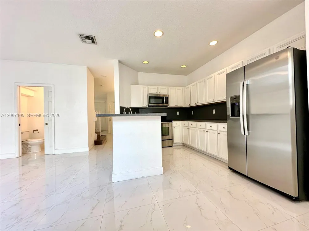 20733 NE 10th Ct Miami, FL 33179