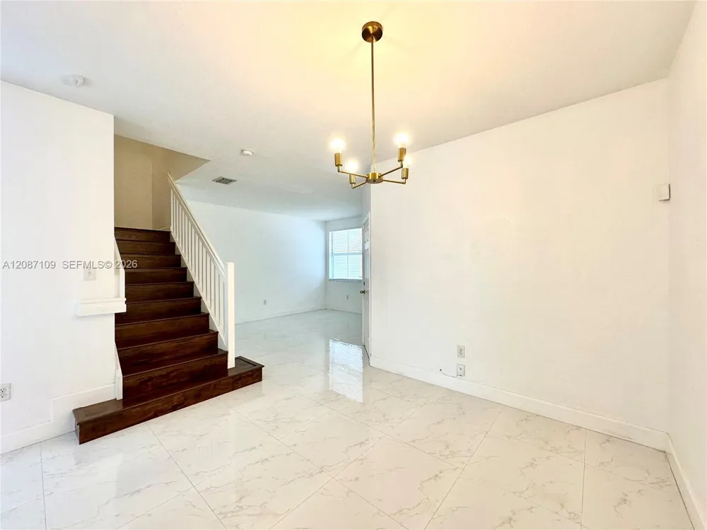 20733 NE 10th Ct Miami, FL 33179