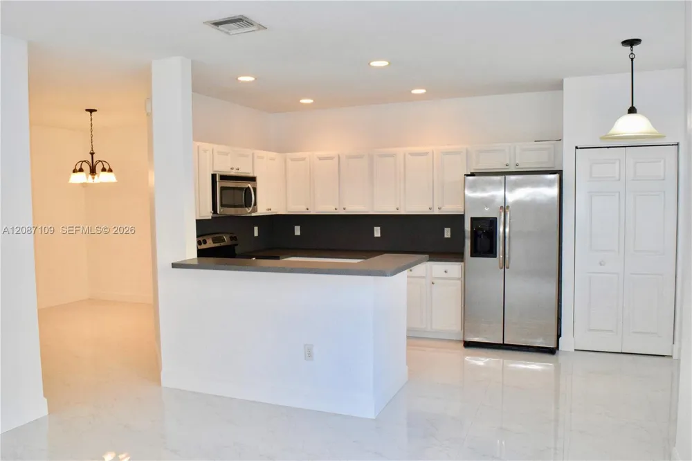 20733 NE 10th Ct Miami, FL 33179